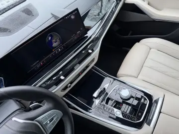 BMW X7 xDrive 40d  Exclusive Paket Sky-Lounge 6-Sitz