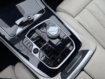 BMW X7 xDrive 40d  Exclusive Paket Sky-Lounge 6-Sitz