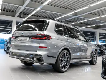 BMW X7 xDrive40d M Sport HUD PANO ACC AHK RFK NAVI