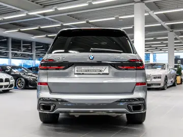 BMW X7 xDrive40d M Sport HUD PANO ACC AHK RFK NAVI