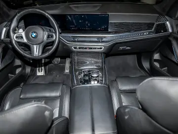 BMW X7 xDrive40d M Sport HUD PANO ACC AHK RFK NAVI