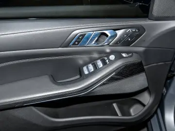 BMW X7 xDrive40d M Sport HUD PANO ACC AHK RFK NAVI