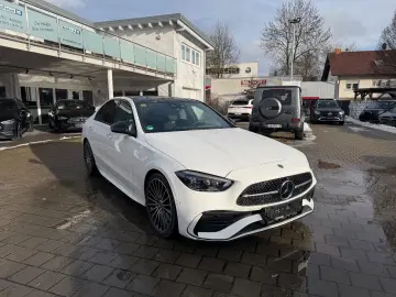 MERCEDES-BENZ C300 lim. 4M AMG MBUX Night AHK Distr Pano Amb