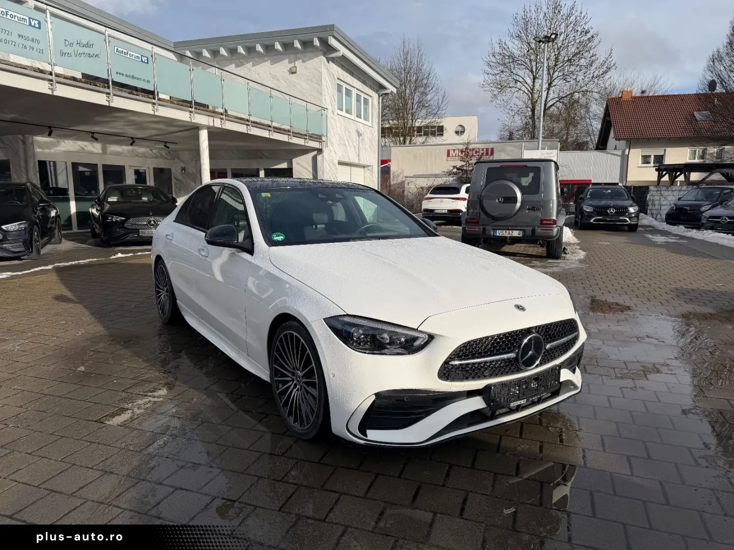 MERCEDES-BENZ C300 lim. 4M AMG MBUX Night AHK Distr Pano Amb