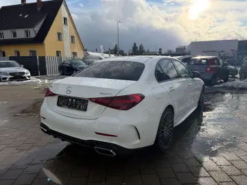 MERCEDES-BENZ C300 lim. 4M AMG MBUX Night AHK Distr Pano Amb