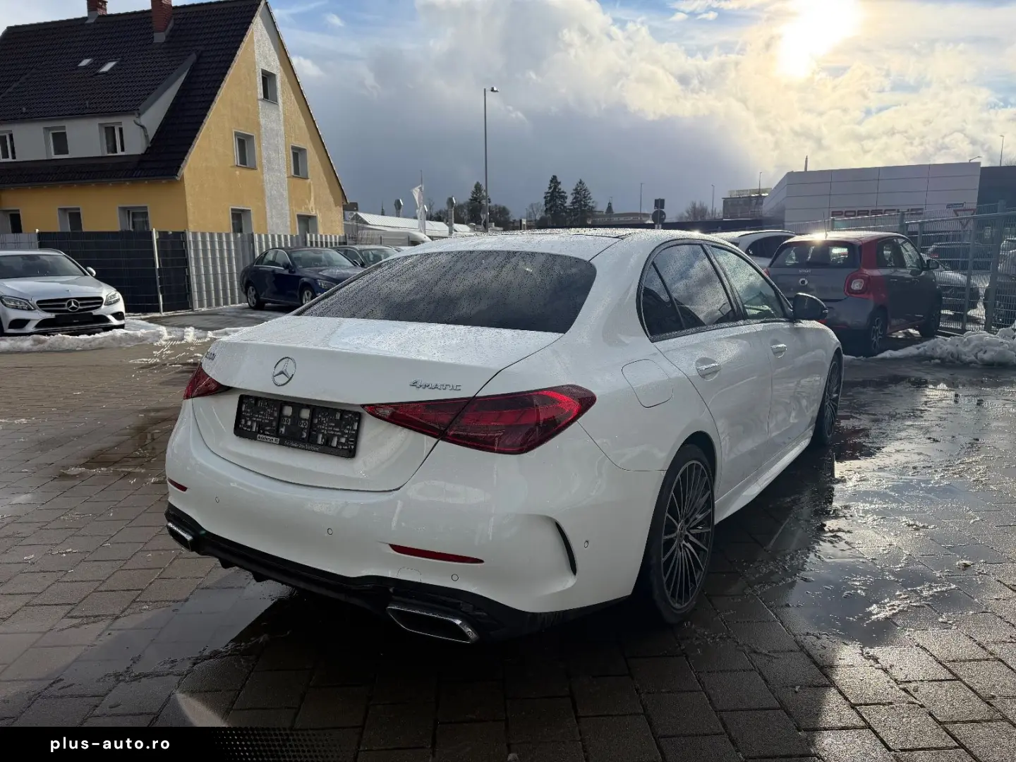 MERCEDES-BENZ C300 lim. 4M AMG MBUX Night AHK Distr Pano Amb