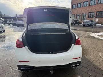 MERCEDES-BENZ C300 lim. 4M AMG MBUX Night AHK Distr Pano Amb