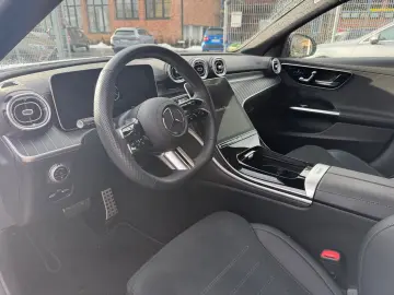 MERCEDES-BENZ C300 lim. 4M AMG MBUX Night AHK Distr Pano Amb
