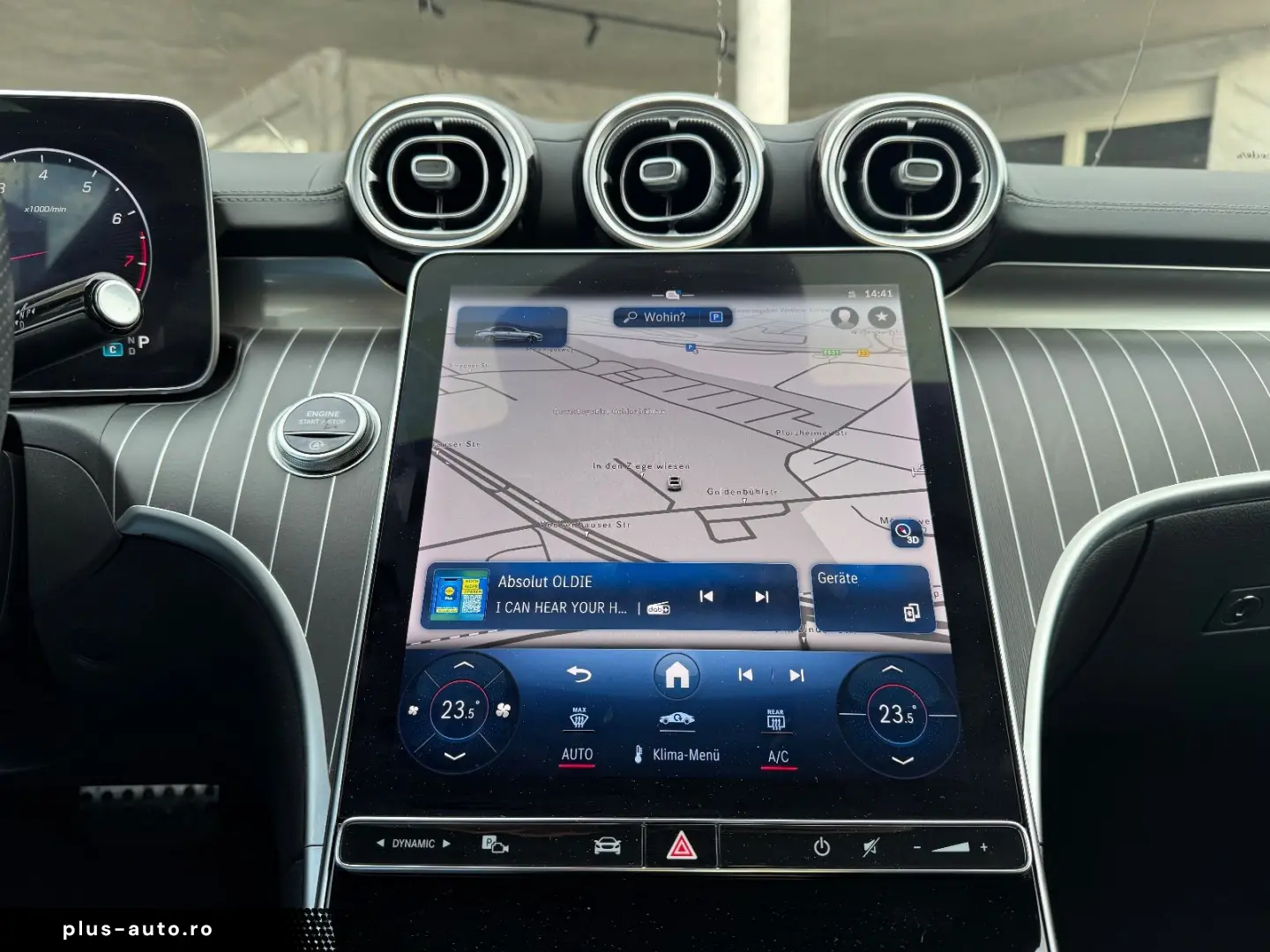 MERCEDES-BENZ C300 lim. 4M AMG MBUX Night AHK Distr Pano Amb