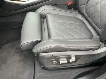 BMW X5 xDrive 30d M Sport StandHZG AHK Panodach Navi