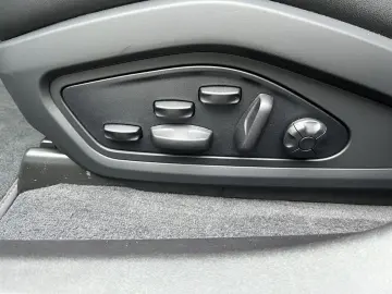 PORSCHE Taycan 4 Cross Turismo SportChrono HD Matrix BOS