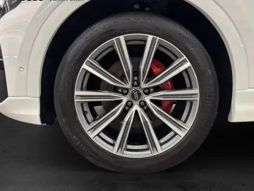 Audi Q8 50 TDI quattro linia S Pano Negru