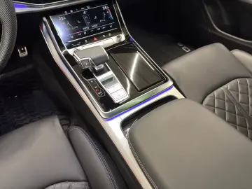 Audi Q8 50 TDI quattro linia S Pano Negru