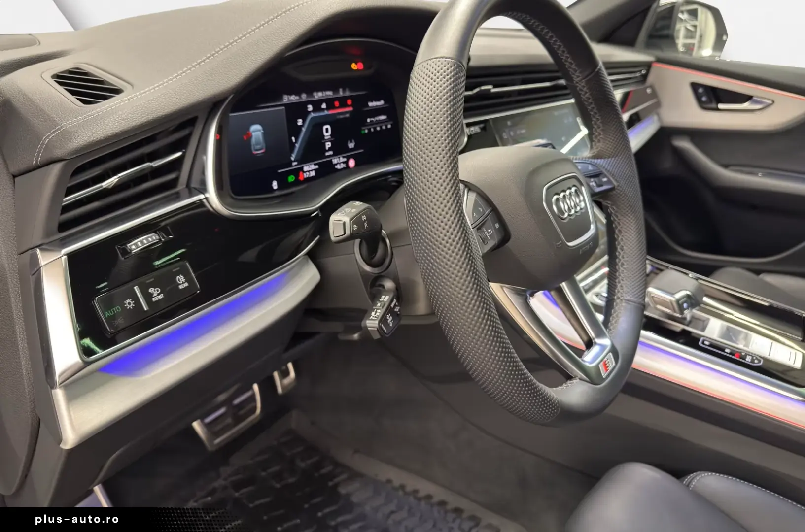 Audi Q8 50 TDI quattro linia S Pano Negru