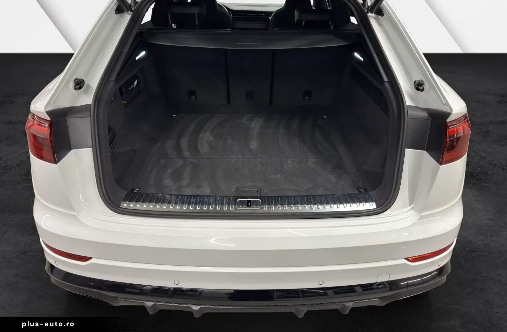 Audi Q8 50 TDI quattro linia S Pano Negru