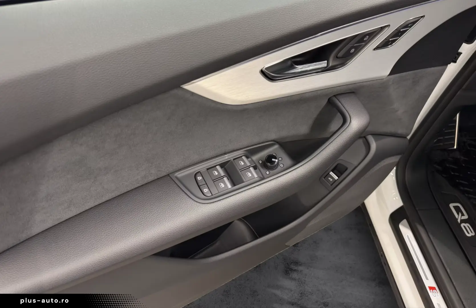 Audi Q8 50 TDI quattro linia S Pano Negru