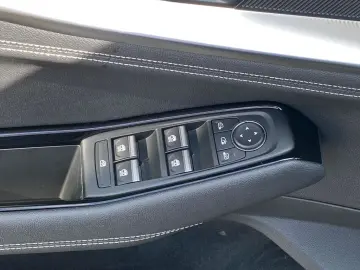 RENAULT Rafale E-TECH Full Hybrid 200 Techno