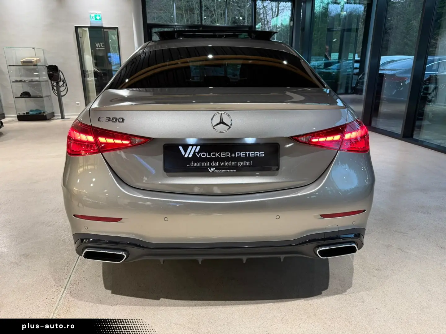 MERCEDES-BENZ C 300 AMG HINTERACHSL LED PANO MEM NIGHT AMB