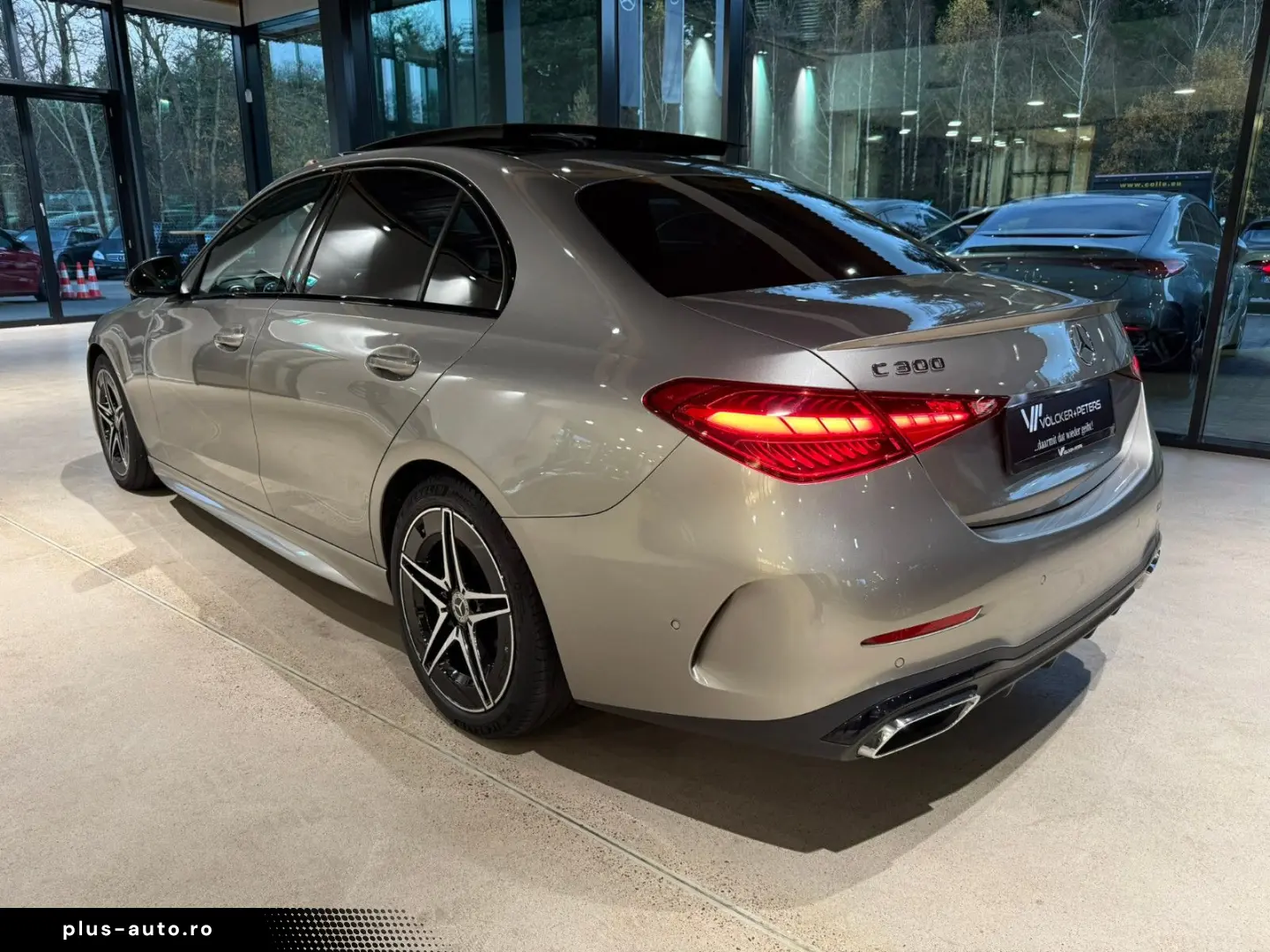 MERCEDES-BENZ C 300 AMG HINTERACHSL LED PANO MEM NIGHT AMB