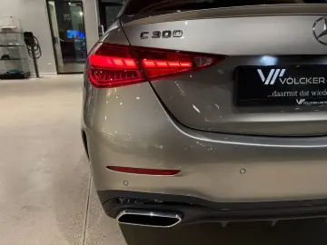 MERCEDES-BENZ C 300 AMG HINTERACHSL LED PANO MEM NIGHT AMB