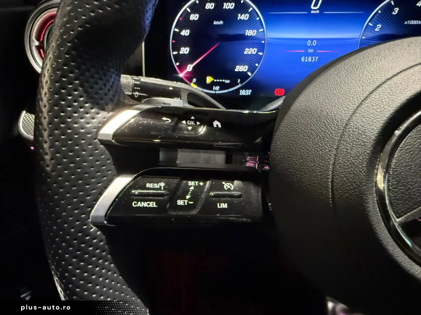 MERCEDES-BENZ C 300 AMG HINTERACHSL LED PANO MEM NIGHT AMB