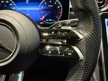 MERCEDES-BENZ C 300 AMG HINTERACHSL LED PANO MEM NIGHT AMB