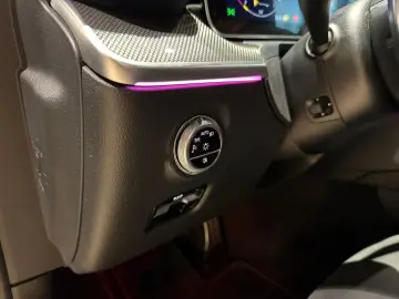 MERCEDES-BENZ C 300 AMG HINTERACHSL LED PANO MEM NIGHT AMB