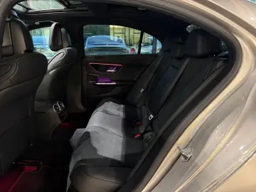 MERCEDES-BENZ C 300 AMG HINTERACHSL LED PANO MEM NIGHT AMB