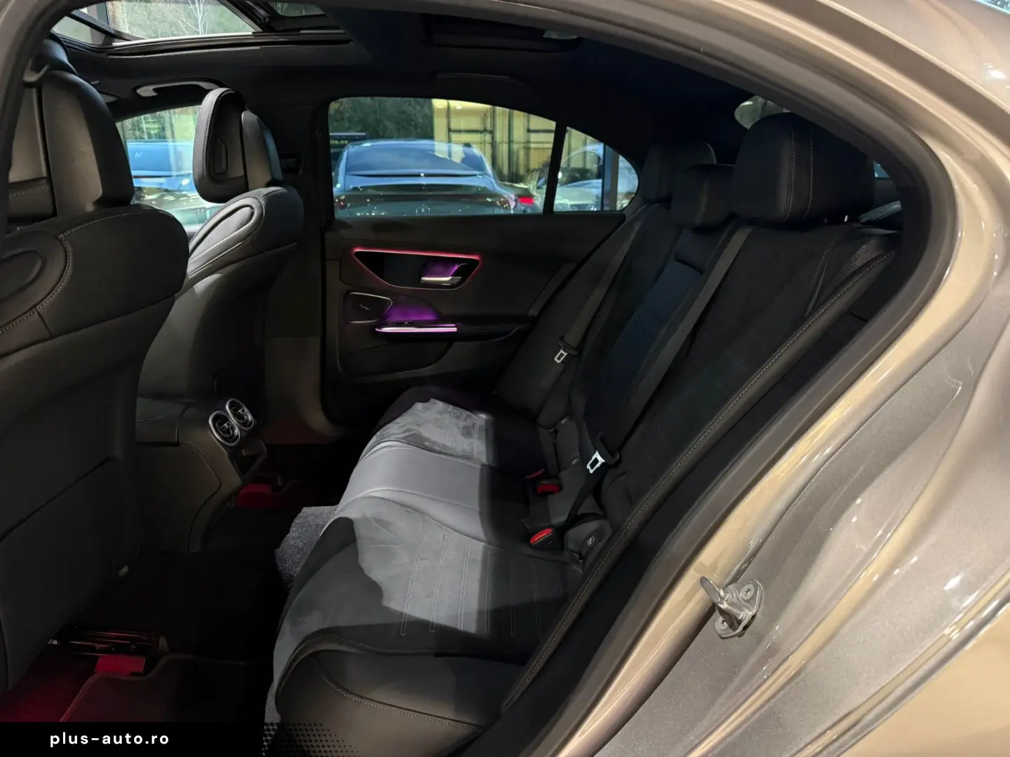 MERCEDES-BENZ C 300 AMG HINTERACHSL LED PANO MEM NIGHT AMB