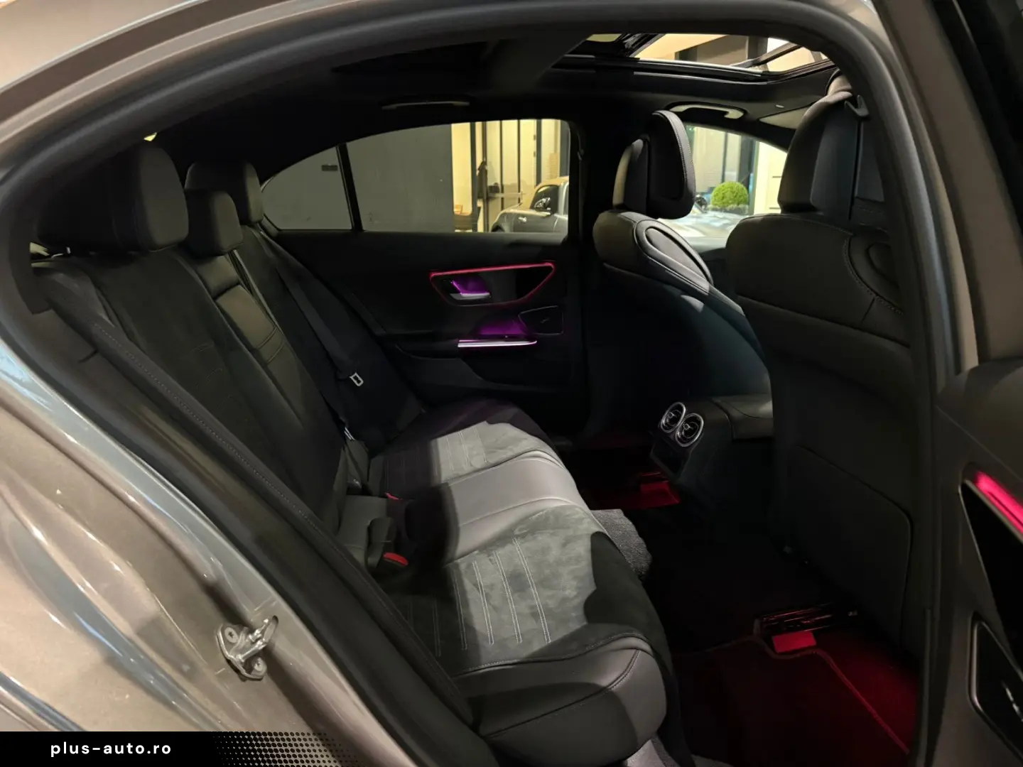 MERCEDES-BENZ C 300 AMG HINTERACHSL LED PANO MEM NIGHT AMB