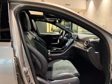 MERCEDES-BENZ C 300 AMG HINTERACHSL LED PANO MEM NIGHT AMB