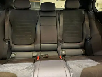 MERCEDES-BENZ C 300 AMG HINTERACHSL LED PANO MEM NIGHT AMB