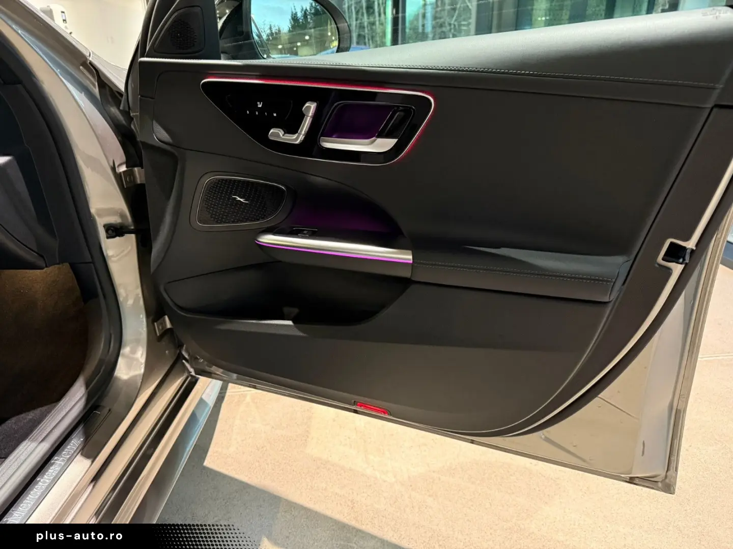 MERCEDES-BENZ C 300 AMG HINTERACHSL LED PANO MEM NIGHT AMB