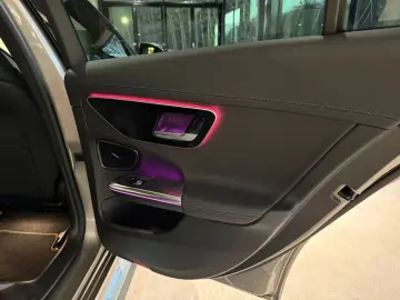 MERCEDES-BENZ C 300 AMG HINTERACHSL LED PANO MEM NIGHT AMB