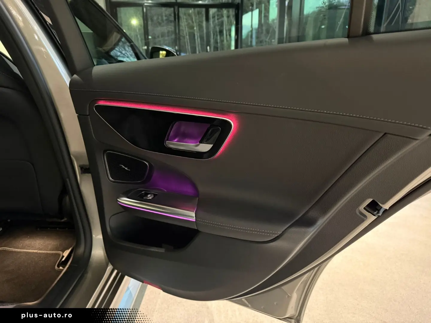 MERCEDES-BENZ C 300 AMG HINTERACHSL LED PANO MEM NIGHT AMB