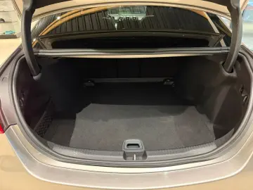 MERCEDES-BENZ C 300 AMG HINTERACHSL LED PANO MEM NIGHT AMB