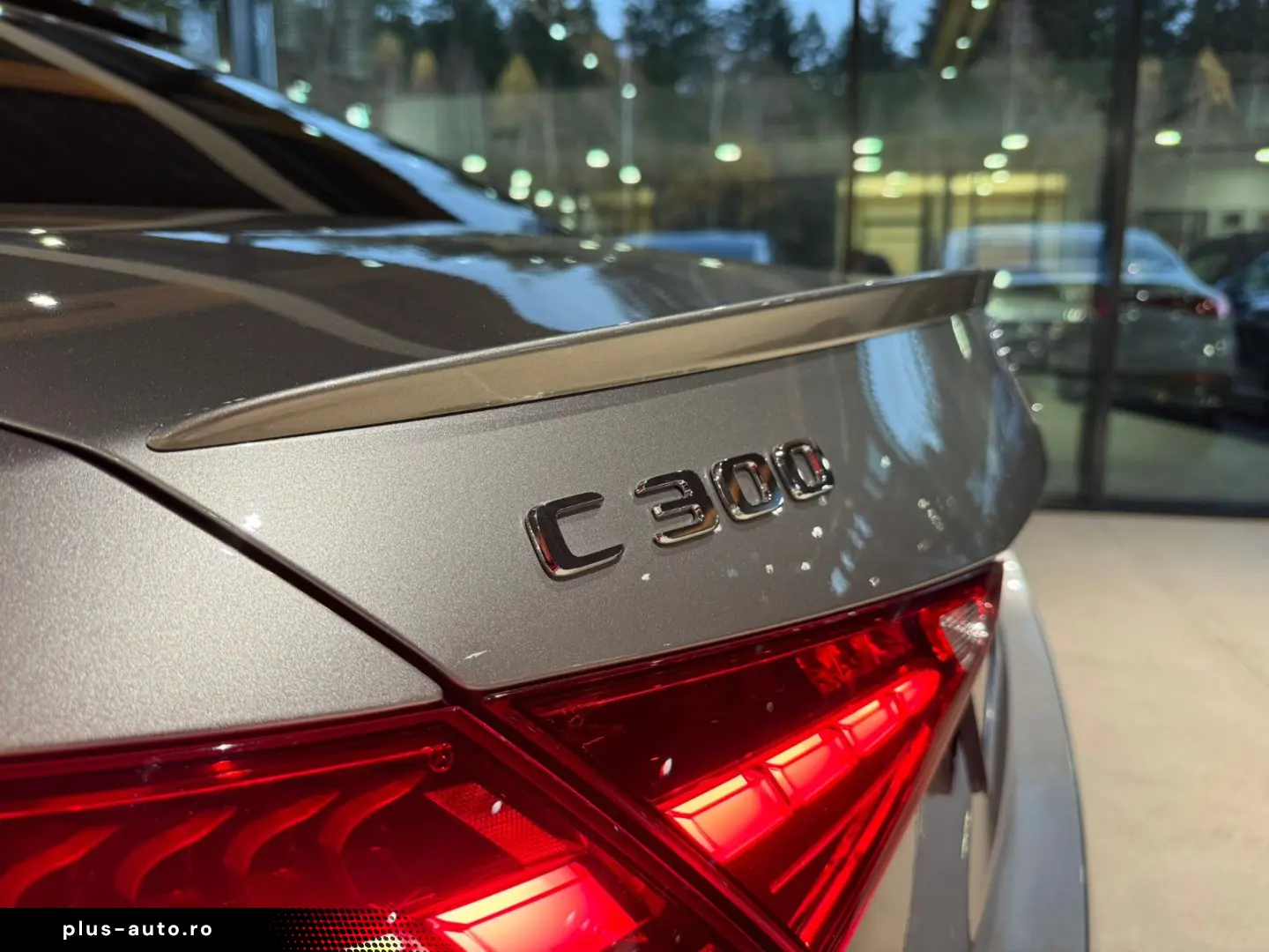 MERCEDES-BENZ C 300 AMG HINTERACHSL LED PANO MEM NIGHT AMB