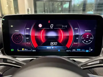 MERCEDES-BENZ C 300 AMG HINTERACHSL LED PANO MEM NIGHT AMB