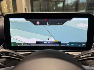 MERCEDES-BENZ C 300 AMG HINTERACHSL LED PANO MEM NIGHT AMB