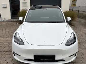TESLA Model Y Long Range Dual AWD
