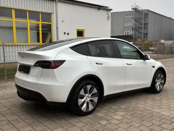 TESLA Model Y Long Range Dual AWD
