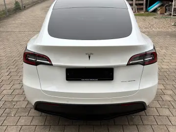 TESLA Model Y Long Range Dual AWD