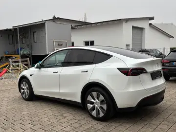 TESLA Model Y Long Range Dual AWD