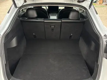 TESLA Model Y Long Range Dual AWD