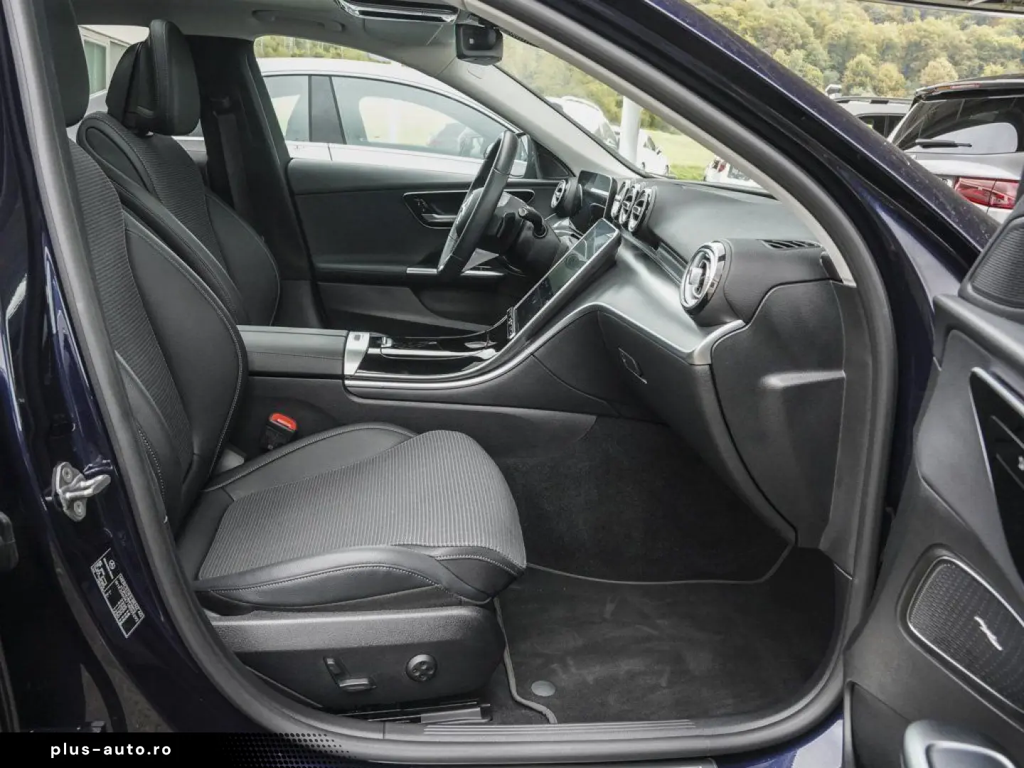 MERCEDES-BENZ C 300 4M Avantgarde DigitalLight Panorama AMG