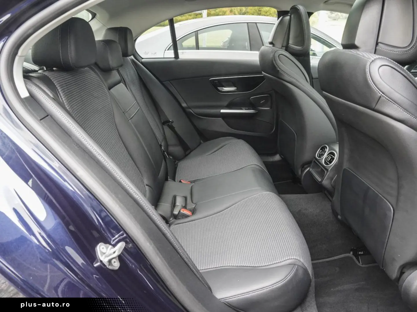 MERCEDES-BENZ C 300 4M Avantgarde DigitalLight Panorama AMG