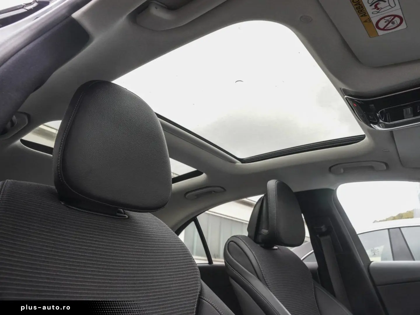 MERCEDES-BENZ C 300 4M Avantgarde DigitalLight Panorama AMG