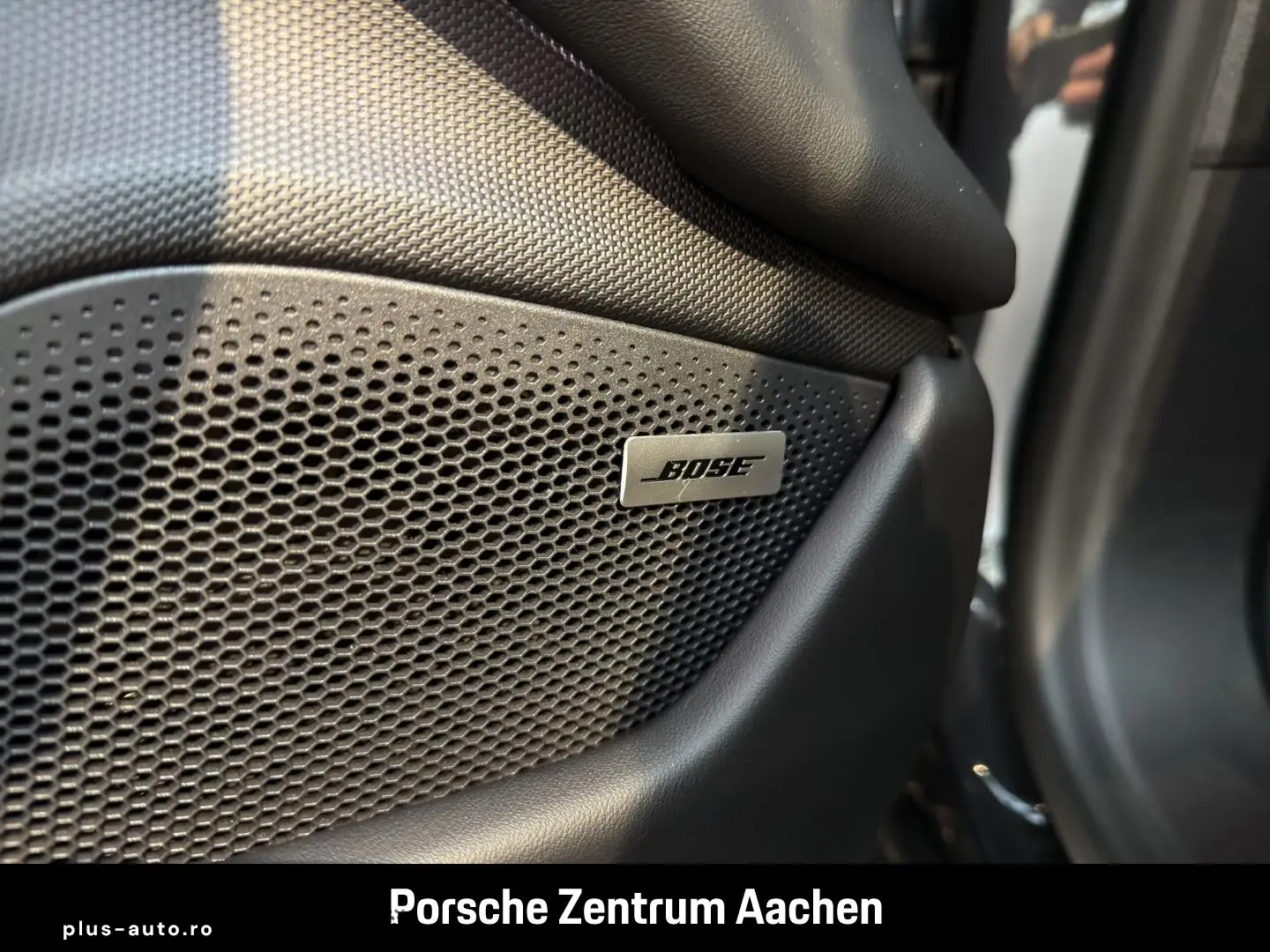 PORSCHE Taycan Sport Turismo BOSE Luftfederung 20-Zoll