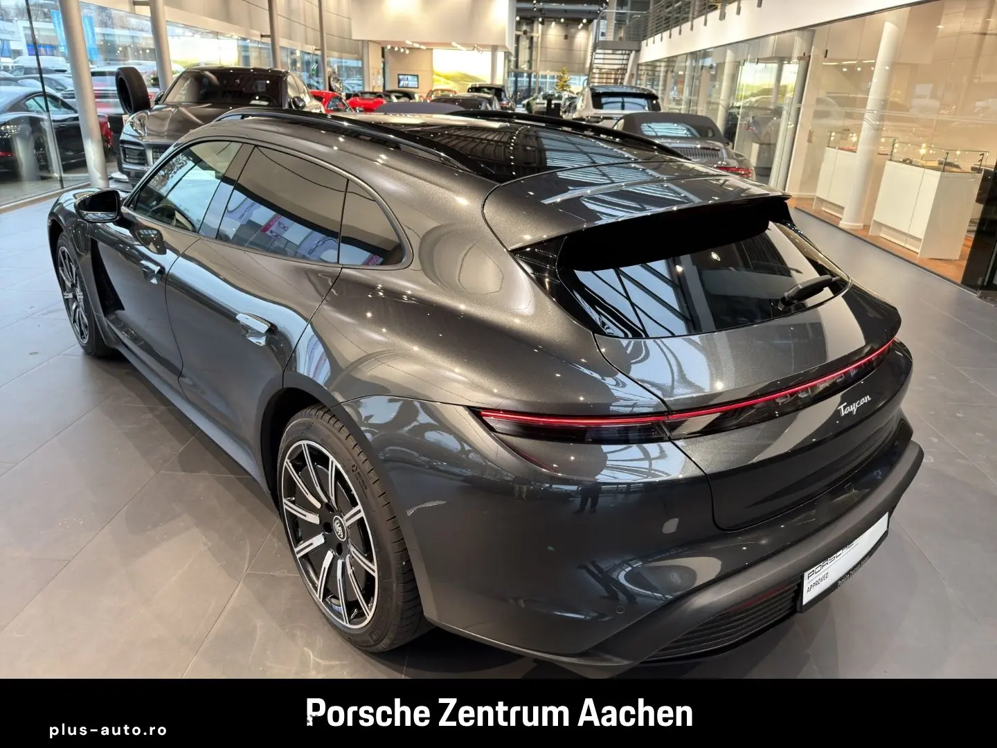 PORSCHE Taycan Sport Turismo BOSE Luftfederung 20-Zoll