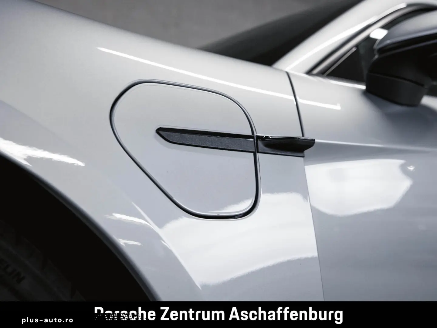 PORSCHE Taycan Sport Turismo  75 Jahre  Panoramadach